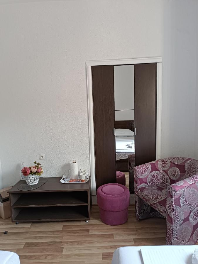 Nova Dvokrevetna Soba Sa Dva Odvojena Kreveta I Zajednickim Kupatilom Hotel Kotor Luaran gambar