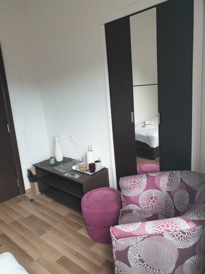 Nova Dvokrevetna Soba Sa Dva Odvojena Kreveta I Zajednickim Kupatilom Hotel Kotor Luaran gambar